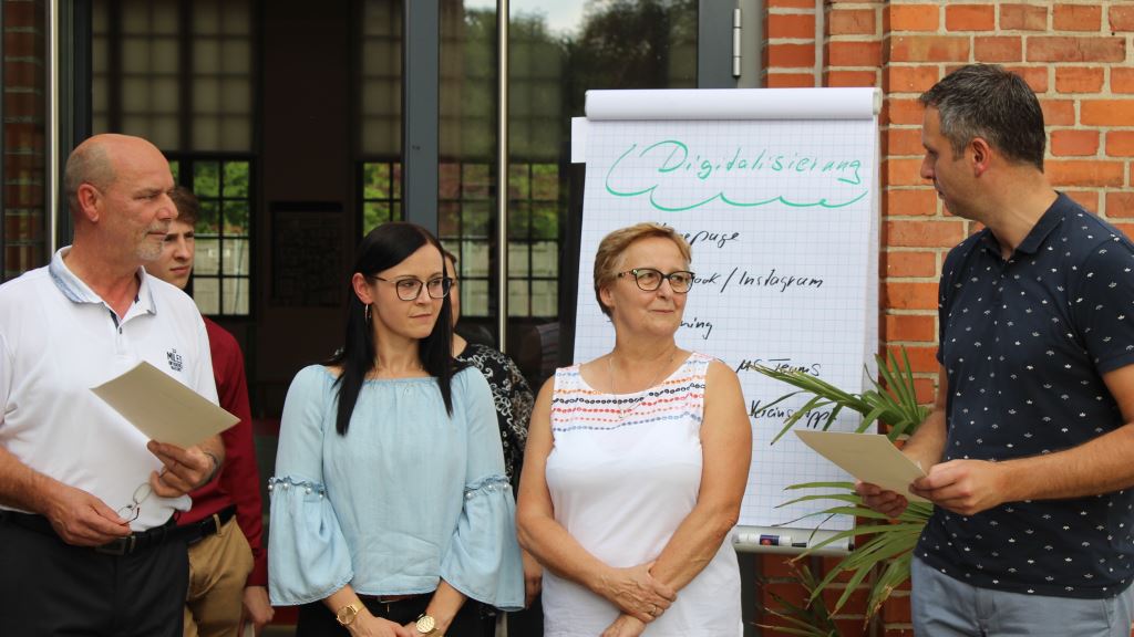 Gruppenbild bei Auszeichnung